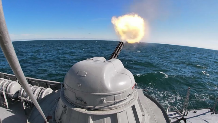 Video: Tàu pháo Volgodonsk tấn công đa mục tiêu ở biển Caspi