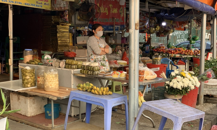 Tiểu thương Hà Nội thẫn thờ chờ khách sắm rằm tháng Giêng