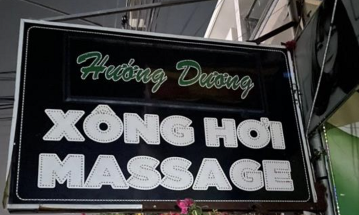 Bắt quả tang 2 cơ sở massage tổ chức nhân viên khỏa thân kích dục cho khách