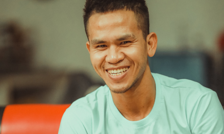 Video: Gặp người hùng cứu cháu bé rơi từ tầng 13 chung cư ở Hà Nội