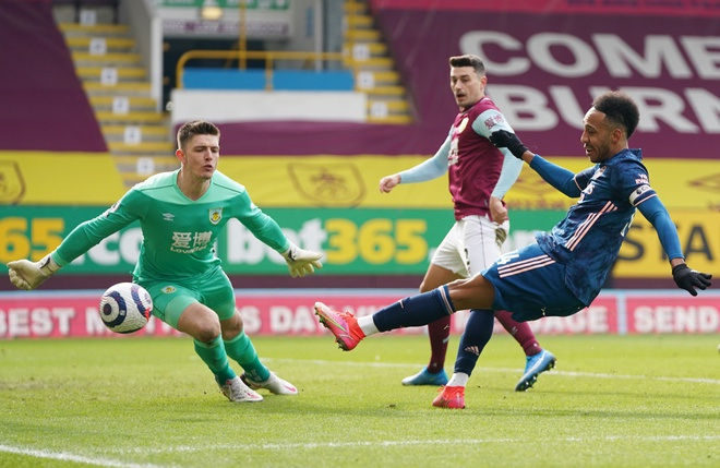 Kết quả bóng đá Anh: Bị Burnley cầm hòa, Arsenal giậm chân ở giữa bảng xếp hạng 