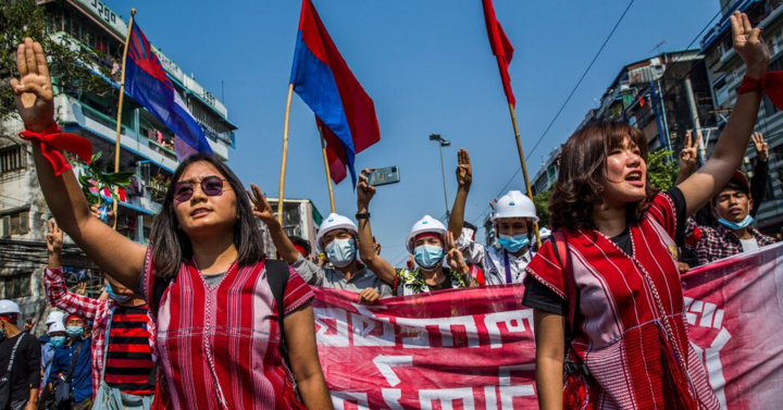 Phụ nữ Myanmar trong biểu tình chống đảo chính