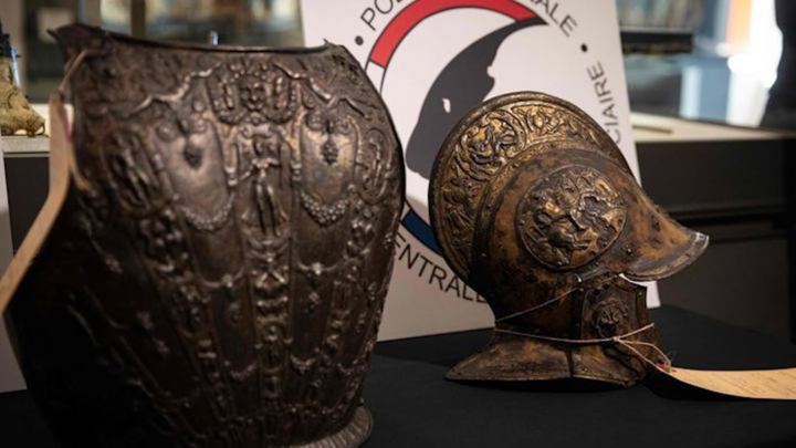 Video: Pháp tìm lại bộ áo giáp nạm vàng sau 40 năm bị đánh cắp