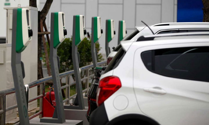 Ô tô điện Việt Nam sạc pin 20 phút, chạy cả trăm cây số