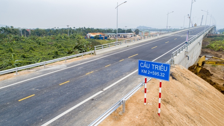 Cận cảnh cây cầu gần 700 tỷ nối Quảng Ninh với Hải Dương