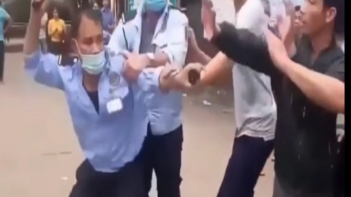 Video: Bảo vệ và người dân đuổi đánh nhau tán loạn ngay trong bệnh viện