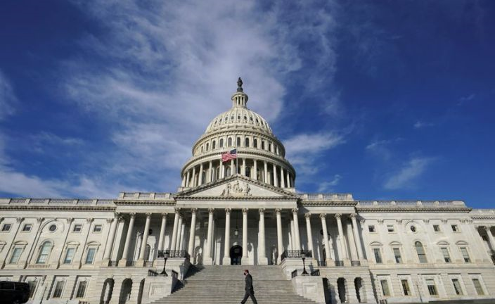 Quốc hội Mỹ thông qua gói cứu trợ 1.900 tỷ USD: Chiến thắng lớn của ông Biden