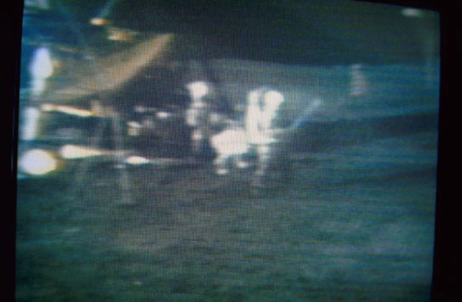 Con người từng chơi golf trên Mặt Trăng thế nào?