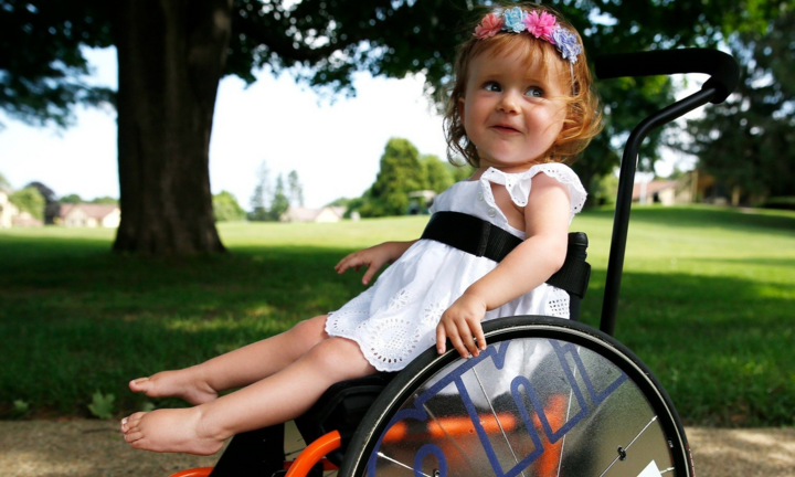 Teo cơ tủy sống bẩm sinh - bệnh được điều trị bằng loại thuốc đắt nhất thế giới