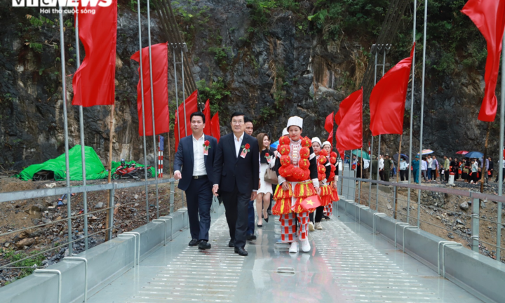 Hà Giang: Khánh thành cầu treo cho xã bị cô lập bởi thủy điện Na Hang