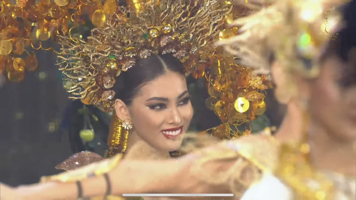 Á hậu Ngọc Thảo diện trang phục nặng 30 kg thi Miss Grand International 2020