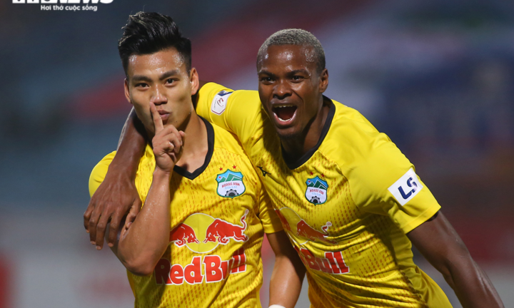 Dấu ấn vòng 5 V-League: HAGL lên đầu bảng, Hùng Dũng chấn thương kinh hoàng