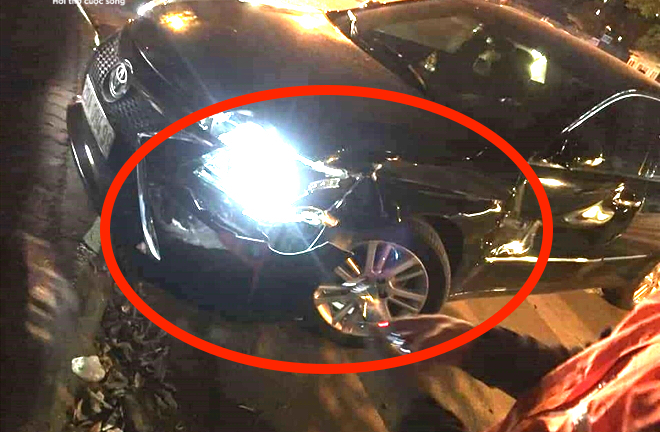Lùi xe húc thẳng ô tô đối phương sau va chạm: Công an triệu tập 2 tài xế