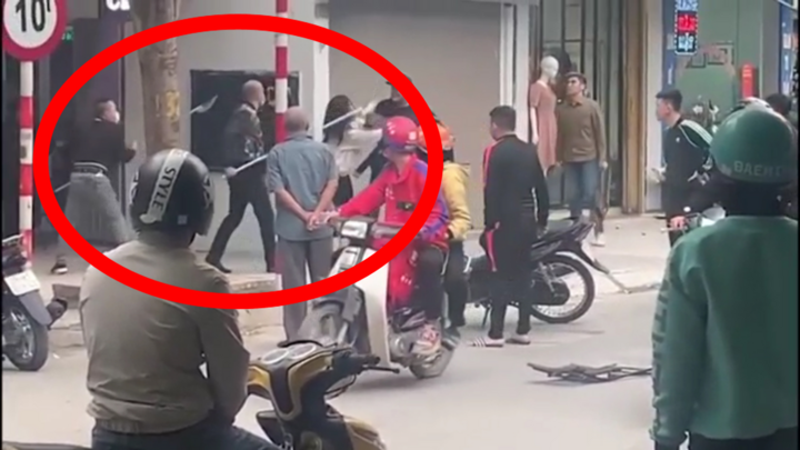 Video: Công an xác minh nhóm thanh niên cầm phóng lợn hỗ trợ 2 cô gái ẩu đả
