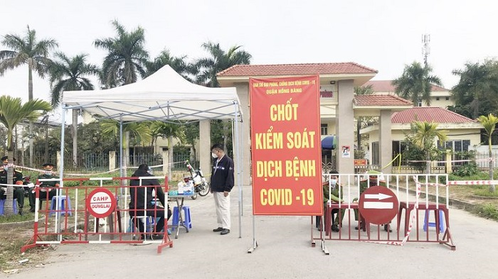 Nam điều dưỡng xét nghiệm lần thứ 12 vẫn dương tính với SARS-CoV-2