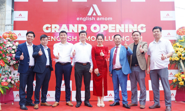 English Amom bình dân hóa phát âm chuẩn Anh Mỹ cho học sinh