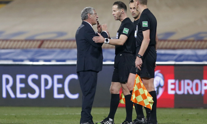 Khước từ bàn thắng của Ronaldo, trọng tài xin lỗi 