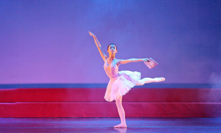 Phụ huynh đề nghị đặc cách cấp bằng THCS cho học sinh trường múa