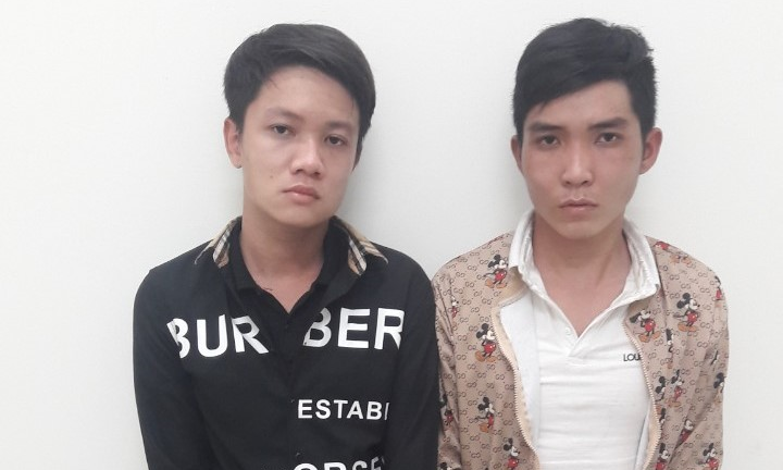 Chạy xe hơn 100 km từ TP.HCM xuống Bến Tre giật dây chuyền mua ma túy