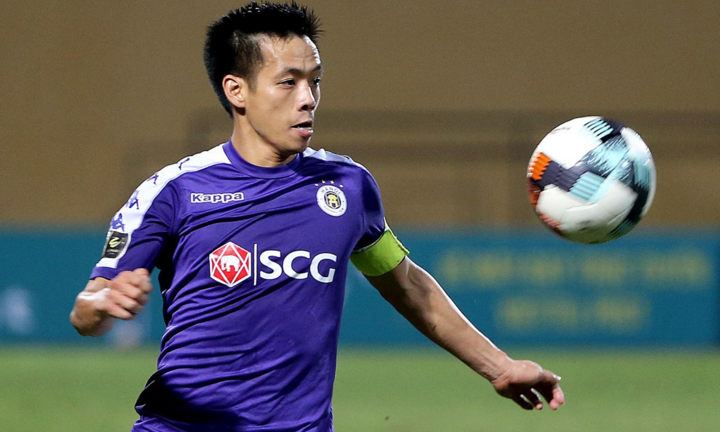 Phạm lỗi thô bạo, Bùi Hoàng Việt Anh và Văn Quyết đối mặt án phạt nguội