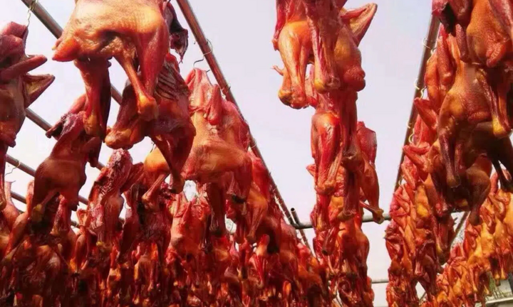 Gà hong gió - đặc sản Tây Tạng: Ăn rất ngon nhưng cách làm thì vô cùng tàn nhẫn