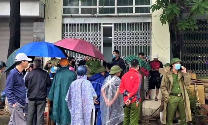 Thi thể 2 vợ chồng trong nhà trọ ở Lào Cai