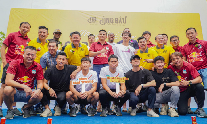 Văn Toàn được bạn thân bầu Đức thưởng 100 triệu đồng