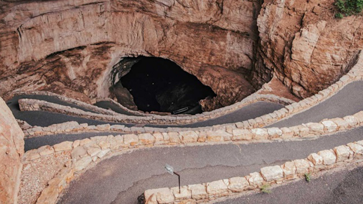 Video: Lối mòn được mệnh danh 'con đường dẫn xuống địa ngục' ở Mỹ