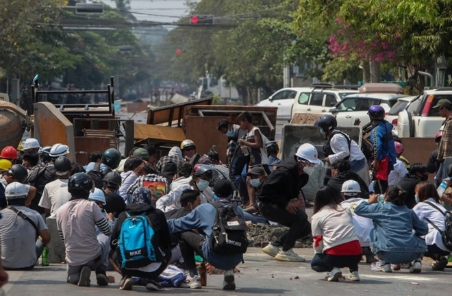 Cảnh sát Myanmar tiếp tục nổ súng, thêm 82 người chết