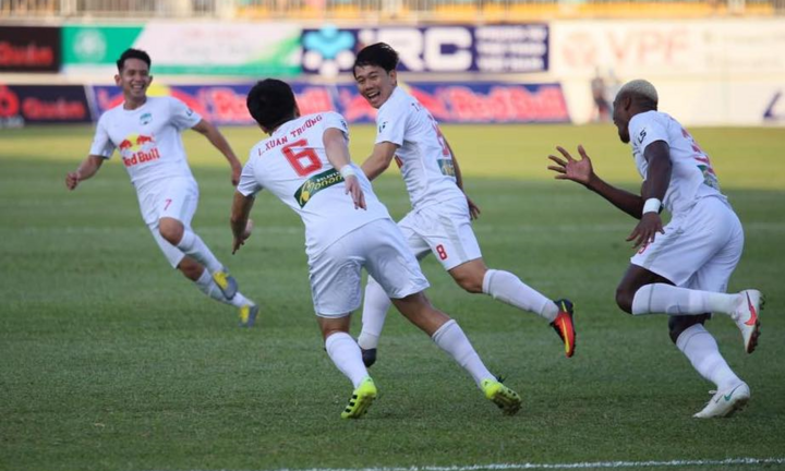 Công Phượng lập cú đúp, HAGL hạ Nam Định trong màn rượt đuổi tỷ số nghẹt thở