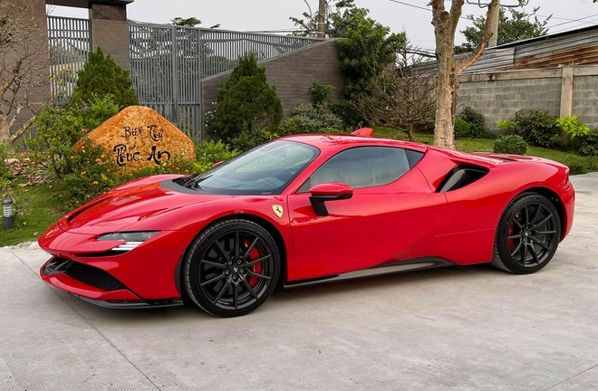 Doanh nhân Nguyễn Quốc Cường đặt mua siêu xe Ferrari