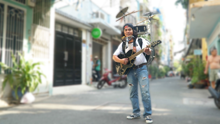 Video: Dị nhân một mình điều khiển cả dàn nhạc di động ở TP.HCM