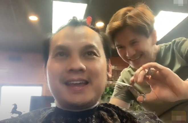 Ca sĩ Vân Trường kiếm sống bằng nghề cắt tóc ở Mỹ