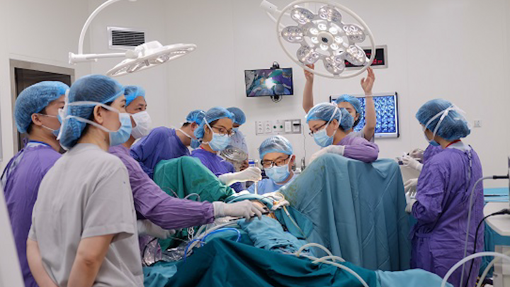 Video: 29 năm sống trong hình hài nữ giới, cô gái bất ngờ biết mình là đàn ông