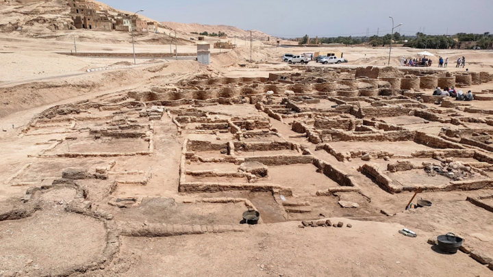 Video: Ai Cập tìm thấy 'thành phố vàng' 3.000 năm tuổi