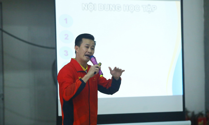 Cựu vô địch SEA Games Trương Minh Sang đào tạo HLV trượt băng và Roller