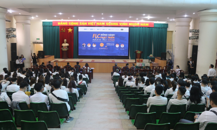 FLC phối hợp trường Kinh doanh Công nghệ tổ chức workshop cho sinh viên du lịch