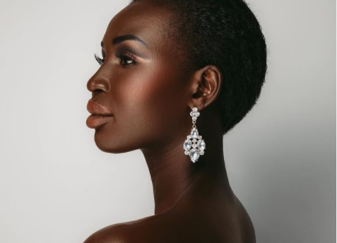 Hoa hậu Canada gặp lại cha mẹ sau 21 năm chia ly do nội chiến