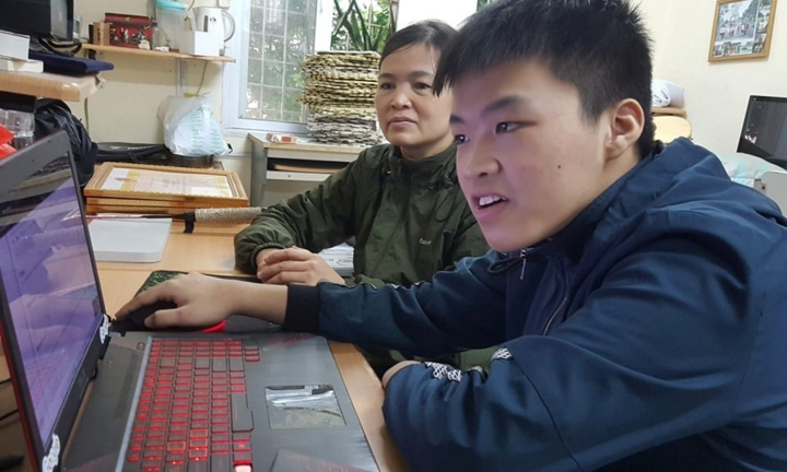 Cậu học trò bại não đại diện Việt Nam dự Olympic Tin học châu Á 2021