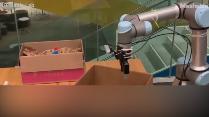 Video: Robot dùng sóng vô tuyến xuyên tường tìm kiếm đồ thất lạc ở Mỹ