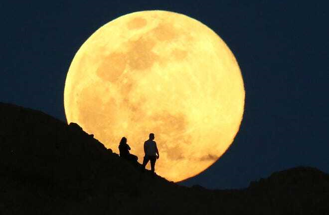 Người Việt Nam đón xem 'siêu trăng hồng' tuyệt đẹp vào ngày mai