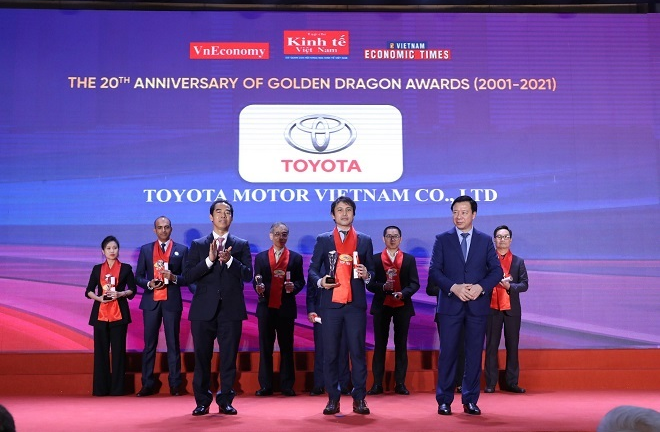 Toyota Việt Nam vinh dự được nhận Giải thưởng Rồng Vàng lần thứ 20