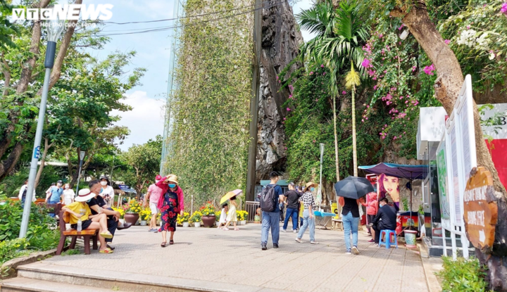 Nhiều đoàn khách hủy tour, khu du lịch Đà Nẵng thưa người