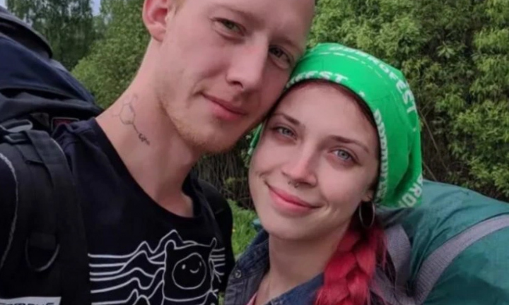 Quay clip nóng trên núi thiêng Bali, cô gái Nga bị cảnh sát truy tìm 