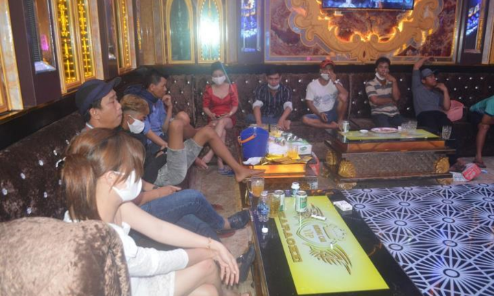 Quán karaoke tái phạm, để 66 nam nữ mở 'tiệc ma tuý' trong dịp lễ