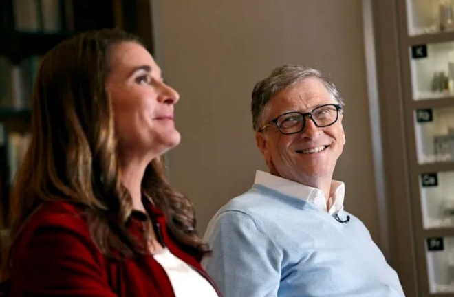 Bill Gates ly hôn, siêu mẫu Hà Anh nhắn nhủ: Hãy cứ yêu đi