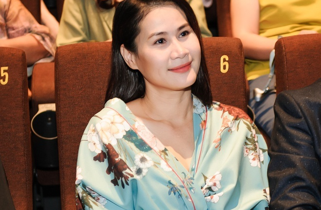 Bị đồn 'giật' vai của đồng nghiệp, Thân Thúy Hà lên tiếng 