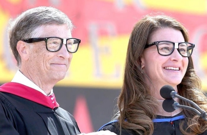 Vì sao việc phân chia tài sản vợ chồng Bill Gates phức tạp hơn nhà Jeff Bezos?