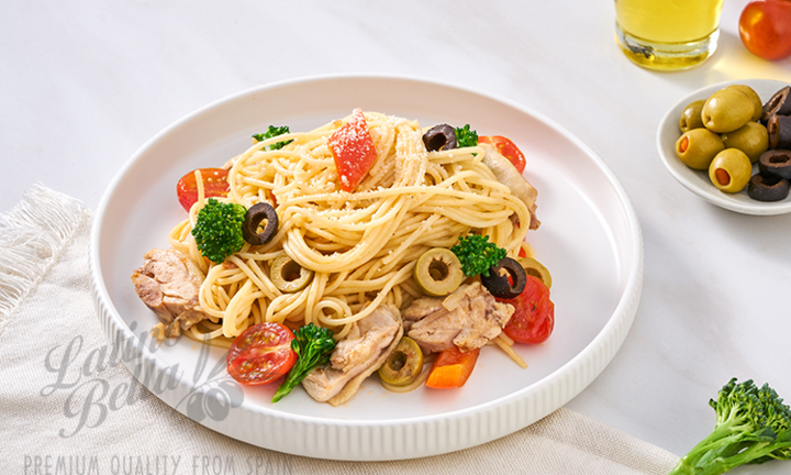 Bỏ túi tuyệt chiêu nấu mì Ý gà xào Ô liu ngon khó cưỡng, thịnh soạn như nhà hàng