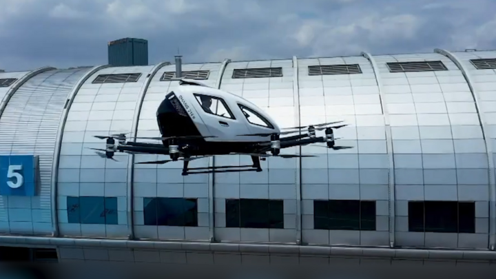 Video: Trải nghiệm taxi bay tự lái ở Trung Quốc